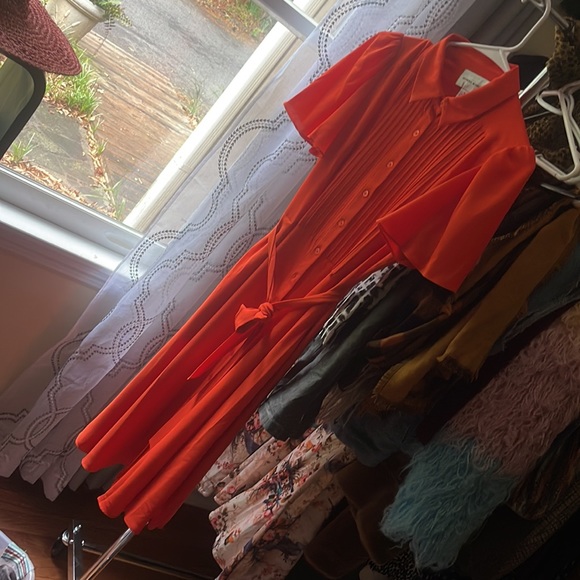 Donna Morgan short sleeve collar neck above knee dress - Picture 4 of 7